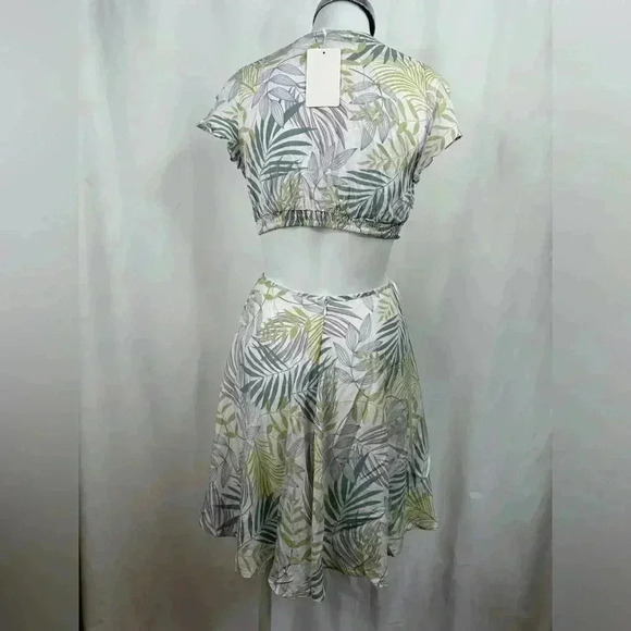 NWT FATE Tropical Print Cut Out O Ring
Accent Dress White/Light Green Size S - Picture 6 of 13